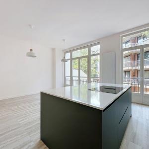 Churchill : Sublime duplex RDC avec jardin neuf