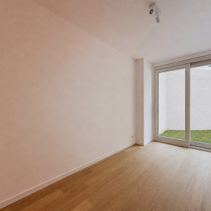 Churchill : Sublime duplex RDC avec jardin neuf