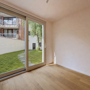Churchill : Sublime duplex RDC avec jardin neuf