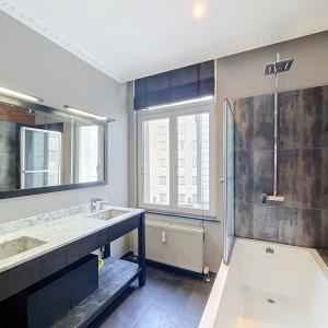 Place de la Bourse : Bel appartement meublé 2 chambres