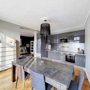 Place de la Bourse : Bel appartement meublé 2 chambres