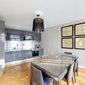 Place de la Bourse : Bel appartement meublé 2 chambres