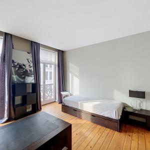 Place de la Bourse : Bel appartement meublé 2 chambres