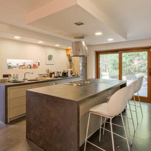 Chant d'oiseau: magnifique duplex rénové avec jardin