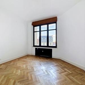 Botanique : Superbe appartement de 2 chambres + balcon