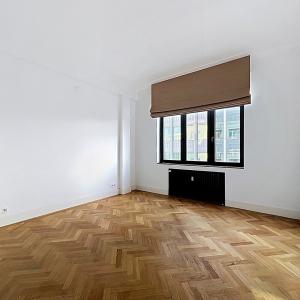 Botanique : Superbe appartement de 2 chambres + balcon