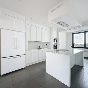 Louise : Prestigieux appartement 3 chambres avec terrasse