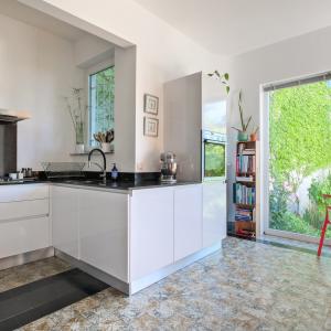 Dieweg - Magnifique maison moderniste avec garage.