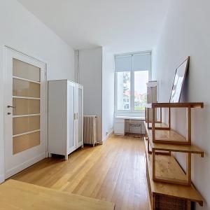 Chatelain : Superbe appartement meublé 2 chambres + terrasse
