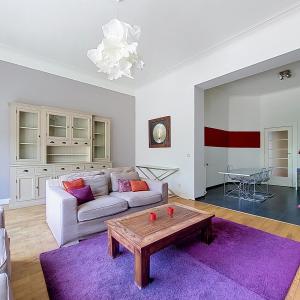 Chatelain : Superbe appartement meublé 2 chambres + terrasse