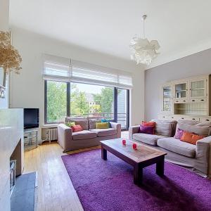 Chatelain : Superbe appartement meublé 2 chambres + terrasse