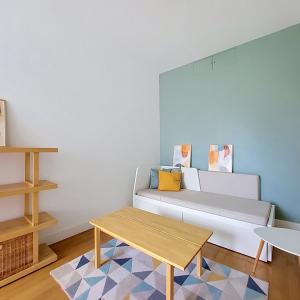 Chatelain : Superbe appartement meublé 2 chambres + terrasse