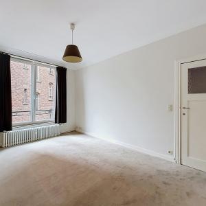 Châtelain / Louise : Bel appartement de caractère