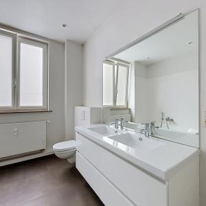 Châtelain / Louise : Bel appartement de caractère