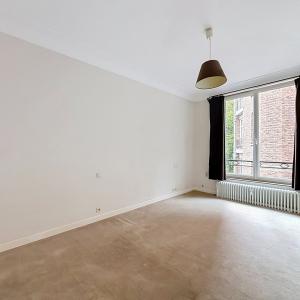 Châtelain / Louise : Bel appartement de caractère