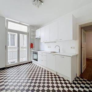 Châtelain / Louise : Bel appartement de caractère