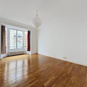 Châtelain / Louise : Bel appartement de caractère