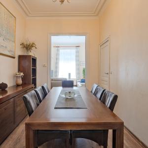 Saint-Gilles : Magnifique maison 4 chambres, cour, parking 