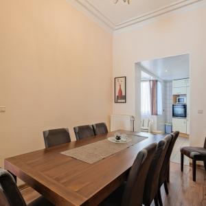 Saint-Gilles : Magnifique maison 4 chambres, cour, parking 