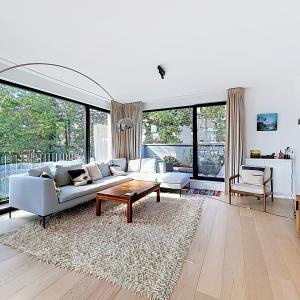 Maison communale d’Uccle : Appartement. 2ch + 3terr. + park.