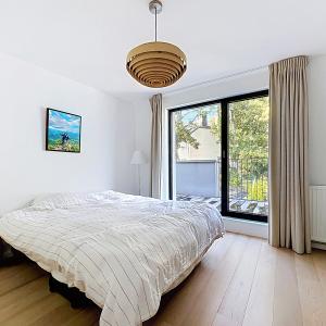 Maison communale d’Uccle : Appartement. 2ch + 3terr. + park.