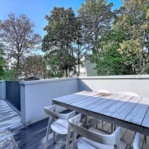 Maison communale d’Uccle : Appartement. 2ch + 3terr. + park.