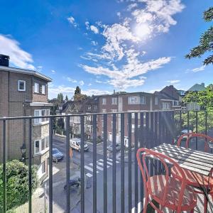 Maison communale d’Uccle : Appartement. 2ch + 3terr. + park.
