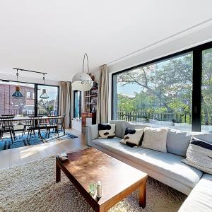Maison communale d’Uccle : Appartement. 2ch + 3terr. + park.