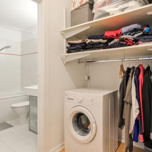 Saint-Job : bel appartement studio + Terrasse 