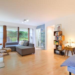 Saint-Job : bel appartement studio + Terrasse 
