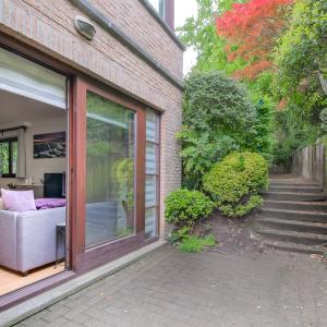 Saint-Job : bel appartement studio + Terrasse 