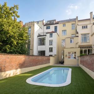 Sq. Marie-Louise : Magnifique maison de maitre 8ch + jardin
