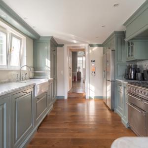 Sq. Marie-Louise : Magnifique maison de maitre 8ch + jardin