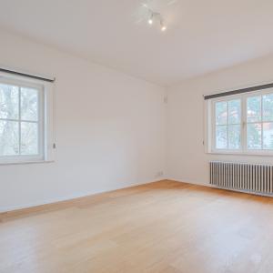 Leo Errera - Villa de 670 m² bruts, jardin & prof. libérale.