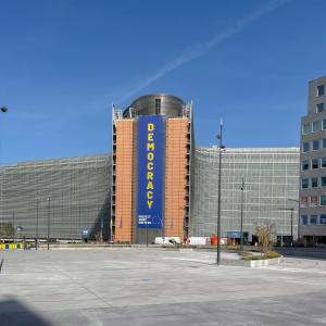 Cinquantenaire: magnifique appt 2020, terrasse et parking 