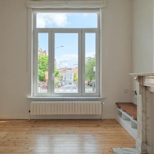 Uccle, Ravissante maison rénovée 5 ch avec jardin