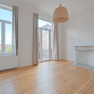 Uccle, Ravissante maison rénovée 5 ch avec jardin