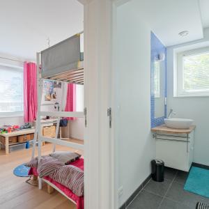 Chant d'oiseau: maison passive jardin S-O,  prof. libérale