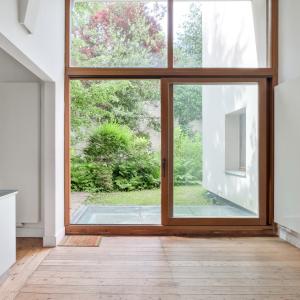 Sq. Marie-Louise: beau duplex + jardin, profession libérale