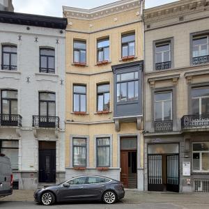 Sq. Marie-Louise: beau duplex + jardin, profession libérale