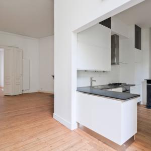 Sq. Marie-Louise: beau duplex + jardin, profession libérale