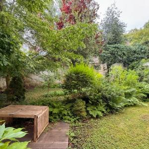 Sq. Marie-Louise: beau duplex + jardin, profession libérale