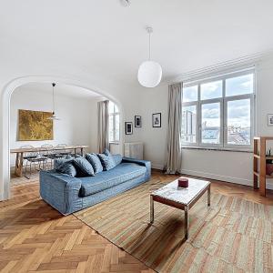 Boulevard Waterloo : Bel appartement meublé de 2 chambres