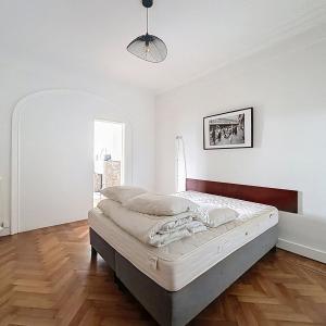 Boulevard Waterloo : Bel appartement meublé de 2 chambres