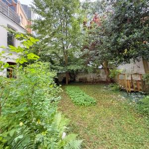 Sq. Marie-Louise: beau duplex + jardin, profession libérale