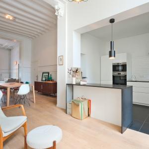 Cinquentenaire - Magnifique duplex avec jardin & garage