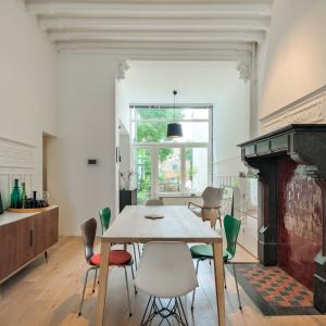 Cinquentenaire - Magnifique duplex avec jardin & garage
