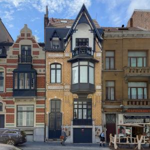 Cinquentenaire - Magnifique duplex avec jardin & garage