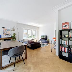 Altitude 100/Molière : Bel appartement de 2 chambres rénové