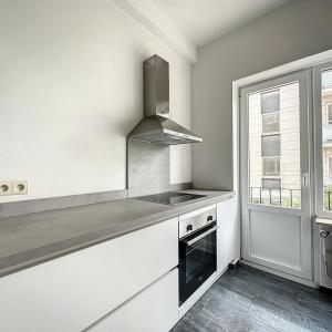 Altitude 100/Molière : Bel appartement de 2 chambres rénové